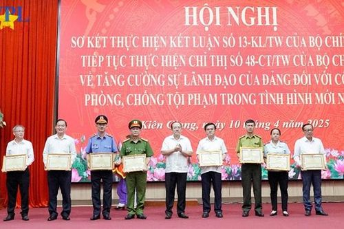 VKSND tỉnh Kiên Giang được tặng Bằng khen trong công tác đấu tranh phòng, chống tội phạm