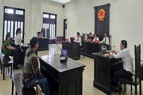 Làm giả giấy tờ đất để lừa đảo, chiếm đoạt hàng trăm triệu đồng