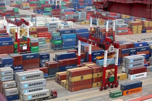 Các nhà xuất khẩu Trung Quốc chật vật ứng phó với thuế quan 145% của Mỹ