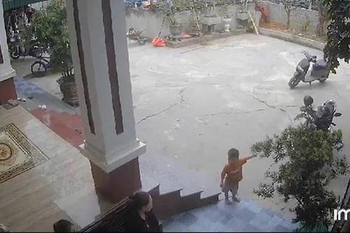 Đẻ con khôn...