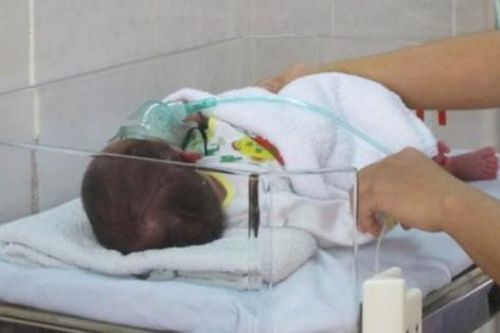 Hoãn xử vụ bà bán vé số và ông xe ôm cấu kết mua bán trẻ sơ sinh