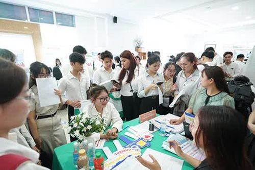 Hơn 7.000 vị trí việc làm dành cho sinh viên Đại học Đông Á năm 2025