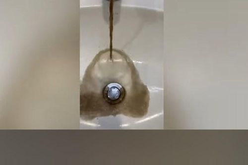 Hà Nội chỉ đạo khẩn xác minh thông tin nước máy có mùi hôi tanh