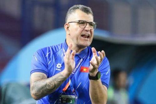 Ấn tượng với đẳng cấp HLV Cristiano Roland