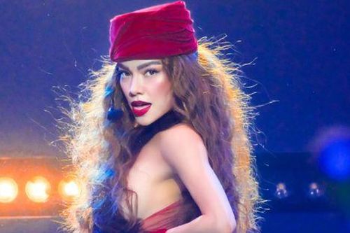 Hồ Ngọc Hà 'sợ mất việc'