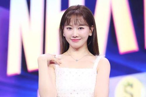 Bất ngờ nhan sắc của Hari Won