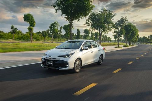 Thị trường xe Việt tăng trưởng 47% tháng 3, xe nhập khẩu tràn về mạnh