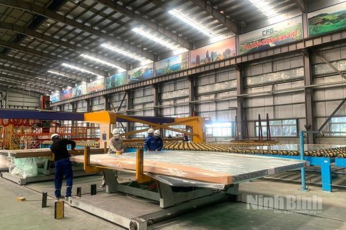 Hoàn thiện hạ tầng các khu công nghiệp để thu hút đầu tư