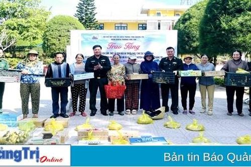 Trao 1.500 con giống gia cầm cho học sinh nghèo vượt khó vùng ven biển