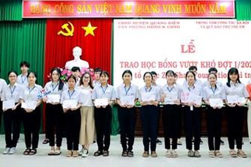 Zhi Shan Foundation trao học bổng cho 617 học sinh