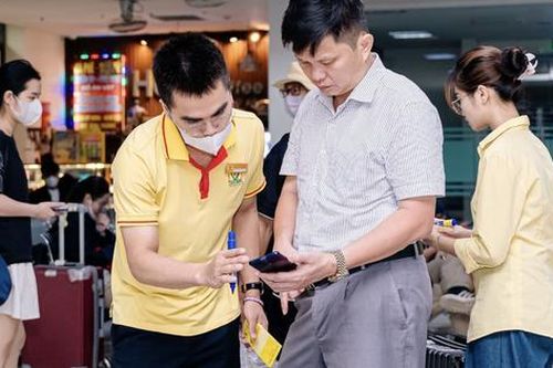 Nhiều tuyến xe khách 'cháy vé' dịp nghỉ lễ 30/4 ngay khi mở bán