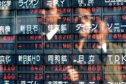 Cổ phiếu, USD lao dốc, tài sản an toàn tiếp tục lên ngôi