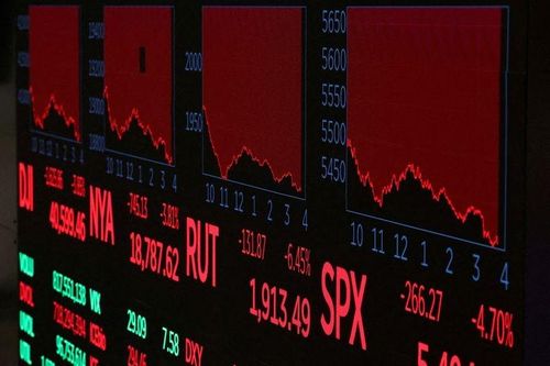 Nhà đầu tư toàn cầu vẫn thận trọng dù ông Trump hoãn thuế
