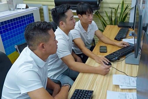 Trao yêu thương cho người ở lại