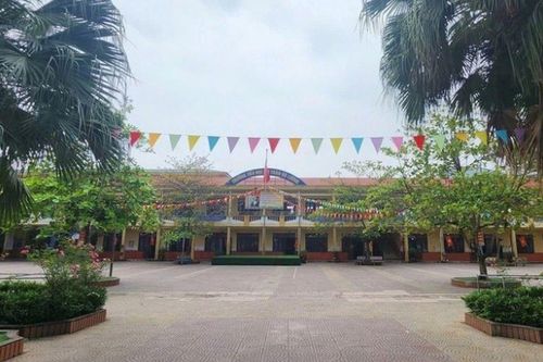 Nghệ An: 12 học sinh ngộ độc thực phẩm nghi do ăn cơm nắm mua trước cổng trường