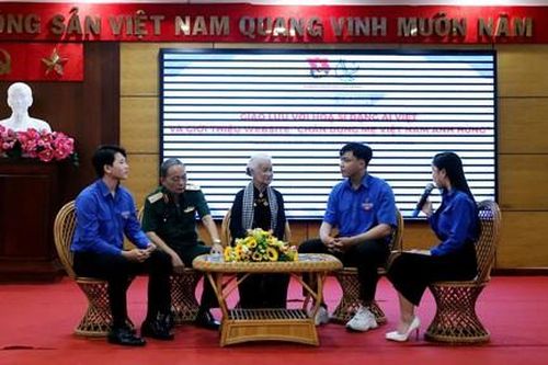 TPHCM: Giới thiệu website 'Chân dung Mẹ Việt Nam Anh hùng'