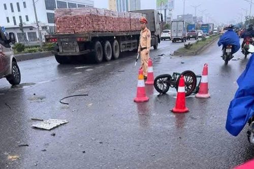 Va chạm với ô tô, nam thanh niên đi xe máy tử vong