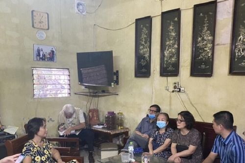 Luôn đặt mình vào vị trí người dân
