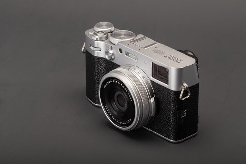 Fujifilm tăng giá máy ảnh, ống kính bán ở Việt Nam