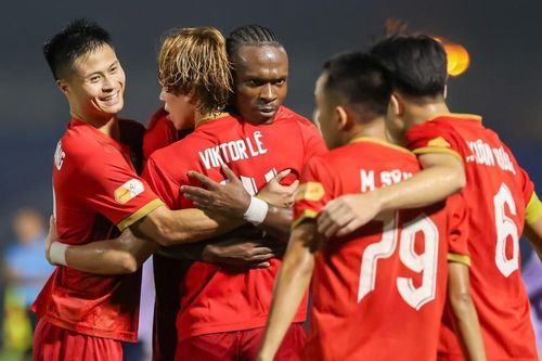 Tin nóng bóng đá Việt hôm nay 12/4: Thể Công Viettel không chịu áp lực vô địch; HLV Kim Sang Sik đối đầu đội hình mạnh của MU