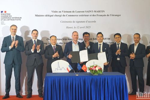 Việt Nam và Pháp ký kết nhiều thỏa thuận hợp tác thúc đẩy đổi mới sáng tạo