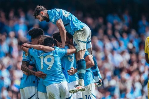Lội ngược dòng ngoạn mục, Manchester City trở lại Top 4