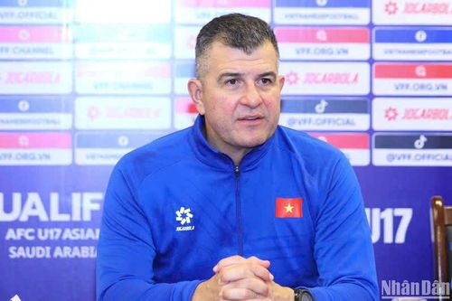 Huấn luyện viên Cristiano Roland: Lứa U17 này sẽ là tương lai của bóng đá Việt Nam