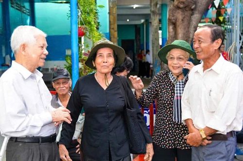 Tự hào và biết ơn thế hệ anh hùng của một dân tộc anh hùng