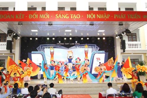 Bồi đắp lòng yêu nước nhân dịp 50 năm Ngày thống nhất non sông