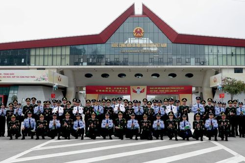Giao lưu sĩ quan trẻ BĐBP Lạng Sơn (Việt Nam) và cán bộ trẻ Tổng trạm kiểm tra Biên phòng xuất nhập cảnh Quảng Tây (Trung Quốc) thành công tốt đẹp