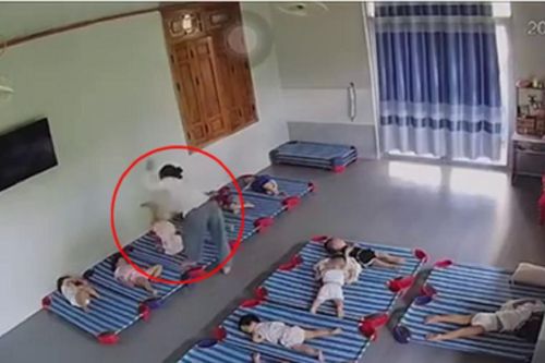 'Bảo mẫu' thừa nhận hành vi bạo hành trẻ 20 tháng tuổi ở Quảng Nam