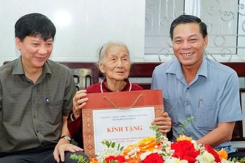 Hải Phòng tặng quà hơn 1.600 đối tượng dịp kỷ niệm 70 năm ngày giải phóng