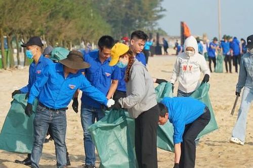 Thành Đoàn Huế phát động 5 tuần cao điểm Chủ nhật xanh, làm sạch biển