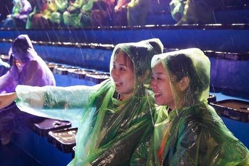 Đại biểu thanh niên Trung Quốc xem show thực cảnh Tinh hoa Bắc Bộ