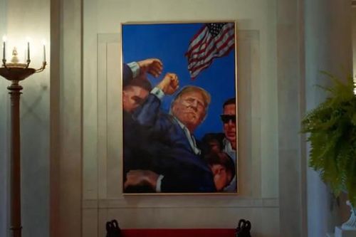 Nhà Trắng treo bức tranh tái hiện khoảnh khắc ông Trump bị ám sát hụt