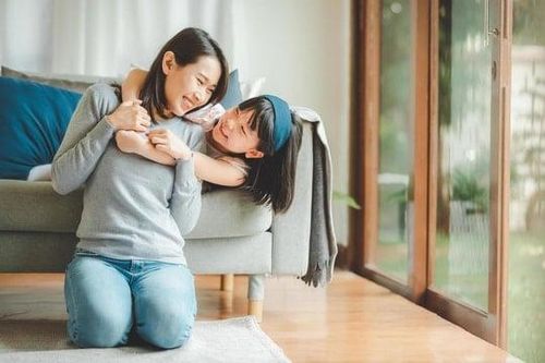 Con vừa vào lớp 1 đã có 'người yêu'