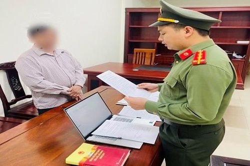 Phê chuẩn khởi tố bị can tàng trữ trái phép vũ khí quân dụng