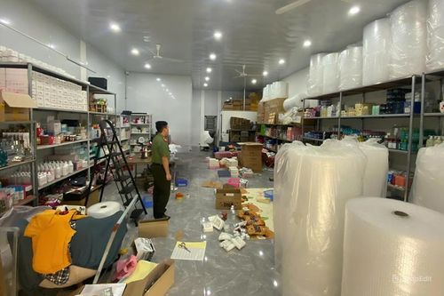 Phát hiện 3 hộ kinh doanh hàng hóa không có xuất xứ, giả nhãn hiệu
