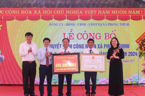 Xã Phong Thịnh (Thanh Chương) đón nhận Quyết định đạt chuẩn nông thôn mới nâng cao