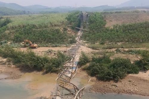 Người dân ngóng chờ cầu 80 tỷ khởi công trước mùa mưa lũ