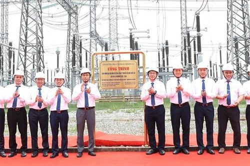 Gắn biển công trình đường dây 220kV Nhiệt điện Hải Dương – Trạm 500kV Phố Nối