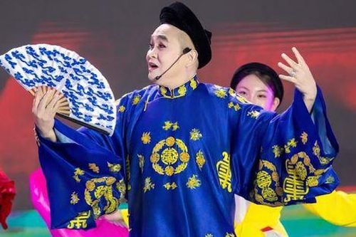NSƯT Xuân Hinh gây xúc động