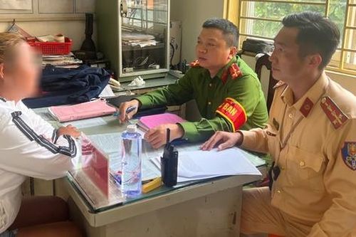 TPHCM: Cô gái chạy xe máy như 'diễn xiếc' có giấy xác nhận bệnh tâm thần