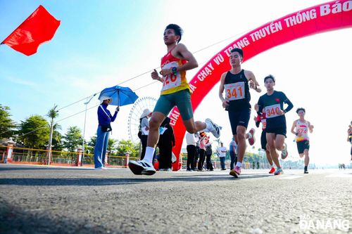 Giải Việt dã - chạy Vũ trang truyền thống Báo Đà Nẵng lần thứ 28 thành công tốt đẹp