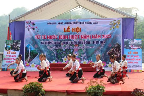 Phục dựng Tết té nước của người Lào Mường Luân sau gần 50 năm mai một