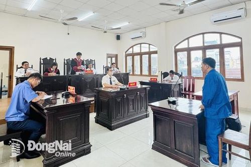 Chiếm đoạt tiền tỷ khi làm hồ sơ bồi thường, tái định cư