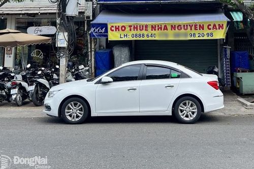 Mặt bằng kinh doanh 'ngóng' khách thuê