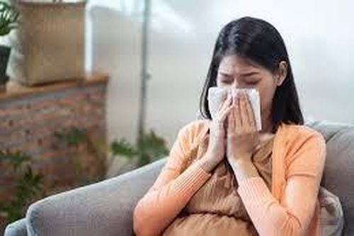 Đang mang thai 4 tháng, bị cảm cúm có nên xông không?