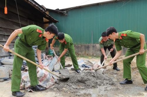 Chung tay xây nhà ở cho người nghèo