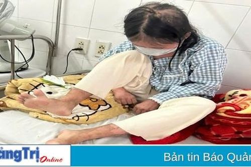 Cô học trò giỏi mắc bệnh hiếm